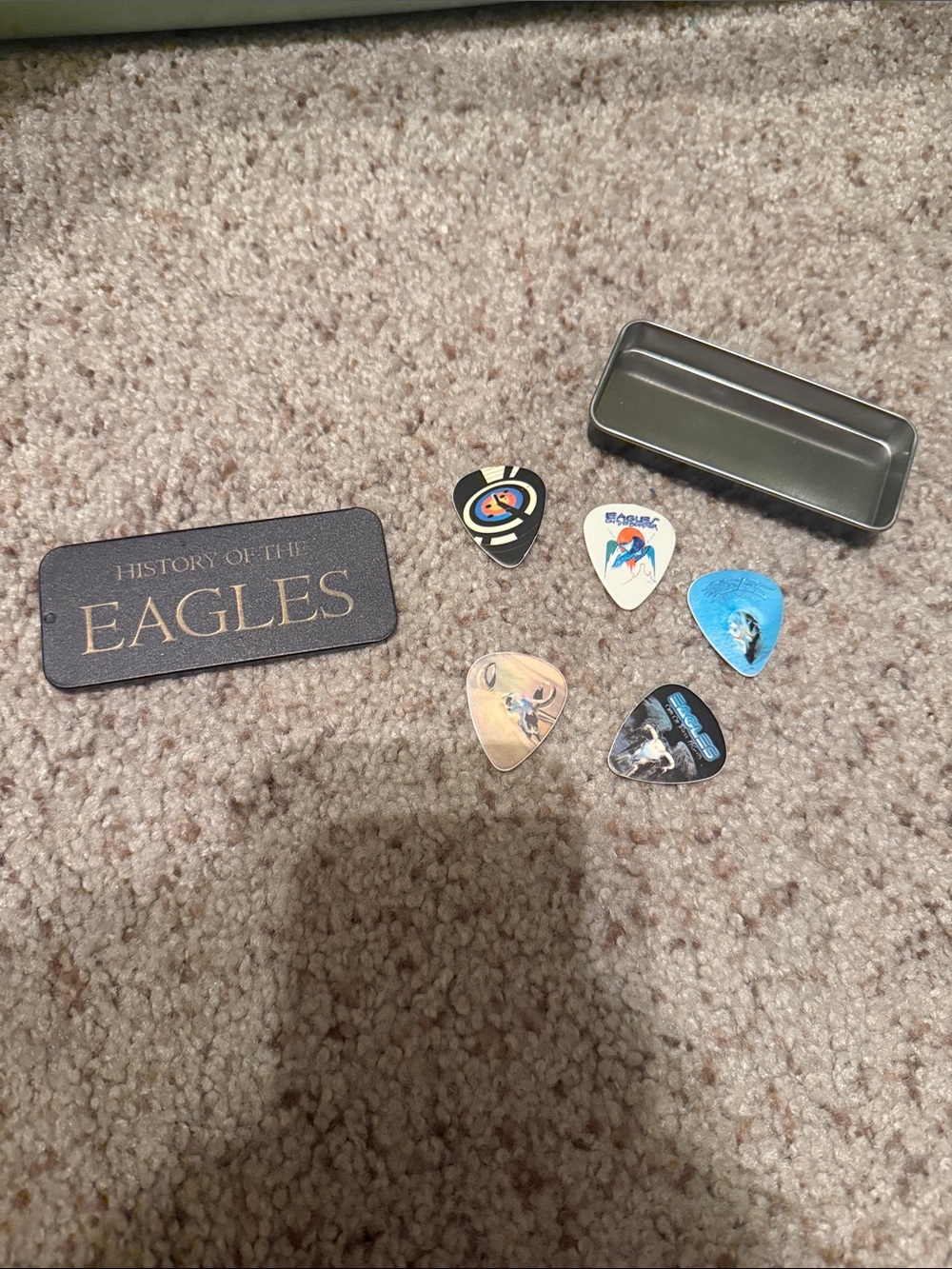 EUC History of the Eagles Guitar Pick Tin with Assorted Band Picks